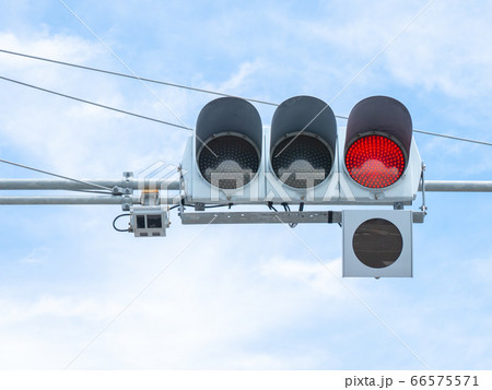 交通信号機 赤信号の写真素材