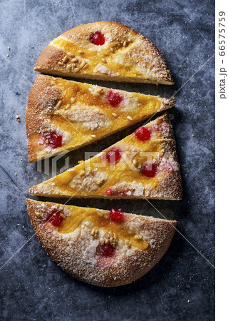 coca de Sant Joan, sweet flat cake from Catalonia 66575759