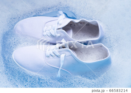 Soak shoes before washing. Cleaning Dirty Soak shoes before washing. Cleaning Dirty 66583214