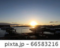 夕暮れの呉港 66583216