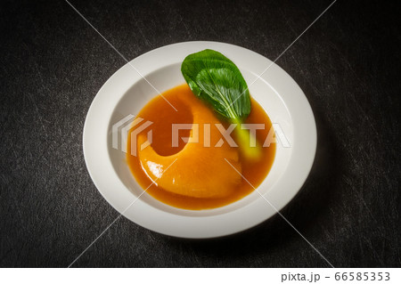 ふかひれの姿煮　luxury Chinese cuisine Shark fin simmered 66585353