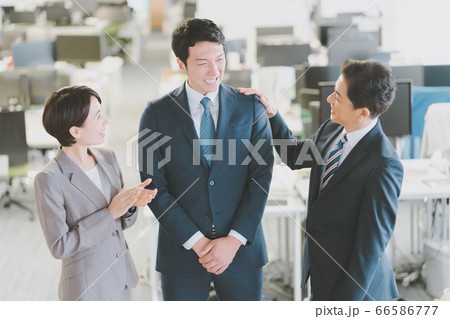 期待される若手社員 期待される若手社員 66586777