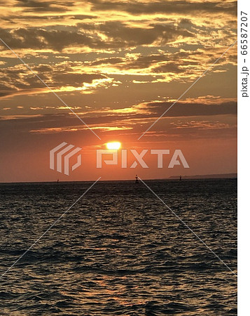 沖縄の夕陽 66587207