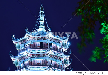 桂林の夜景　日月双塔公園 66587618