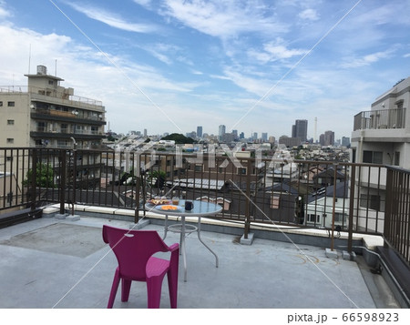 ルーフトップバルコニーから見た空と東京の風景 写真素材 ルーフトップバルコニーから見た空と東京の風景 写真素材 66598923