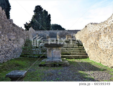 イタリア・ポンペイ遺跡、エスクラピウスまたはメイリキ オのジュピターの神殿 イタリア・ポンペイ遺跡、エスクラピウスまたはメイリキ オのジュピターの神殿 66599349