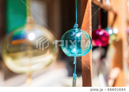 初夏の熊野神社(熊野大社)　風鈴の飾り「かなで」　山形県南陽市 66601684