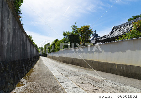 京都 東福寺周辺の石畳の路地 京都 東福寺周辺の石畳の路地 66601902