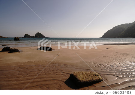 天草市牛深の海岸 66603403