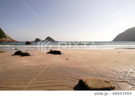 天草市牛深の海岸 66603404