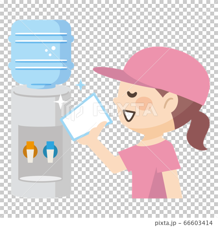 ウォーターサーバーの水を飲む若い女性 ウォーターサーバーの水を飲む若い女性 66603414