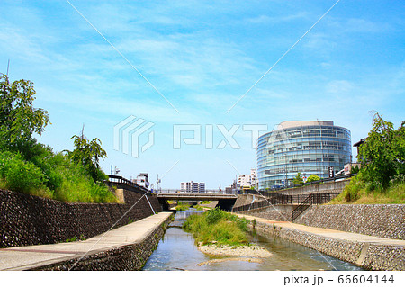 瀬戸川と瀬戸市中心街の風景 66604144