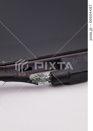 断線したUSBケーブル 66604487