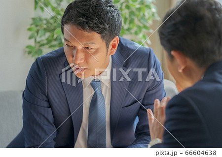 ここだけの話 ビジネスマン ここだけの話 ビジネスマン 66604638