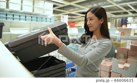 Shopping concept. Asian women are buying plastic Shopping concept. Asian women are buying plastic 66606635