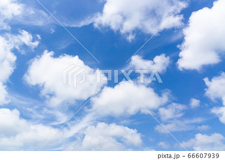 青空　空　雲　背景　背景素材 66607939