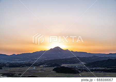 朝焼け大山 66608667