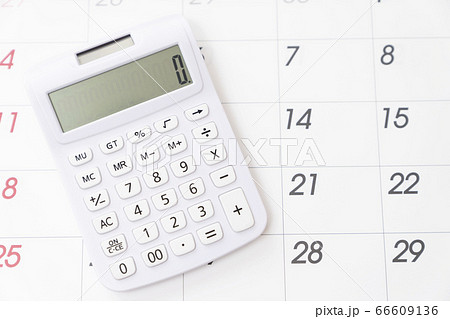 カレンダーと計算機 66609136