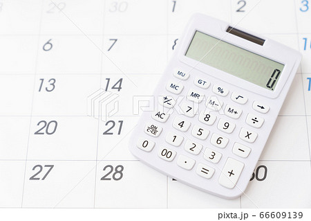 カレンダーと計算機 66609139