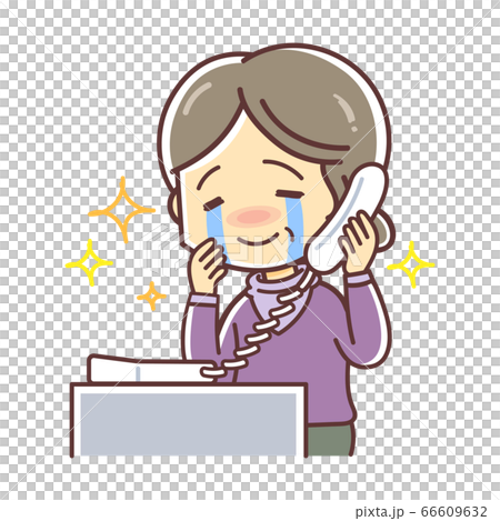 固定電話で話すシニア女性（嬉し泣き） 66609632