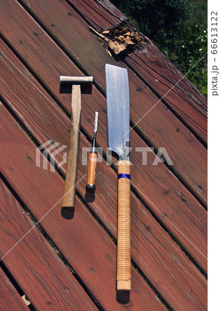 DIYで修理するための道具(ノコギリ、カナヅチ、ノミ) DIYで修理するための道具(ノコギリ、カナヅチ、ノミ) 66613122
