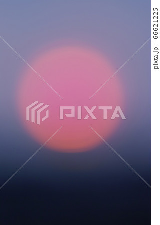 夜明けの太陽 66621225