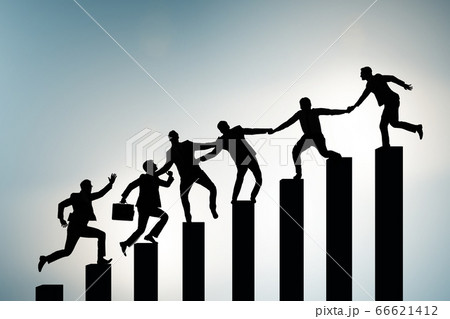Concept of mentoship and support in business 66621412