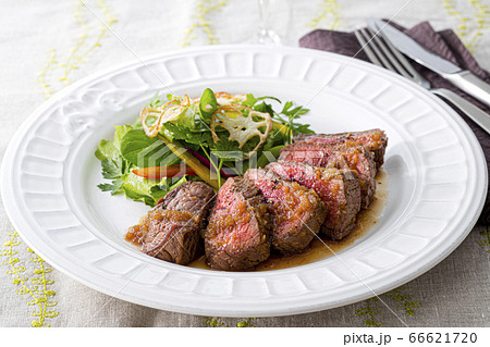 ステーキ 66621720