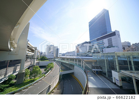 日本の横浜都市景観 横浜駅・JR横浜タワーなどを望む 66622182