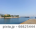 淡路島北端に浮かぶ絵島と明石海峡大橋 66625444