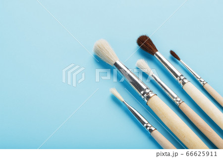 Brushes for drawing with paints made of natural 66625911