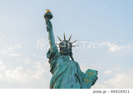 Close up of statue of liberty 66626921