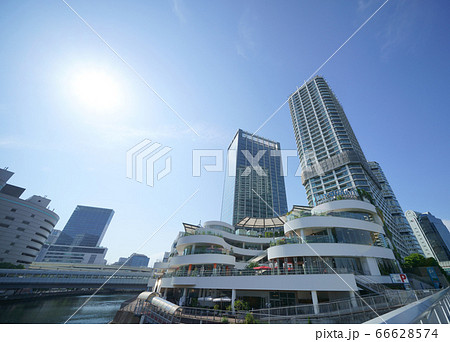 日本の横浜都市景観 横浜ベイクォーターなどを望む 日本の横浜都市景観 横浜ベイクォーターなどを望む 66628574