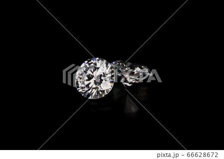 Round brilliant cut 66628672