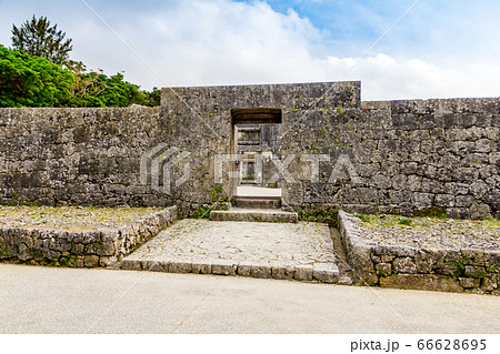 玉陵  沖縄那覇市にある王統の陵墓 66628695