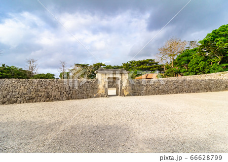 玉陵  沖縄那覇市にある王統の陵墓 66628799