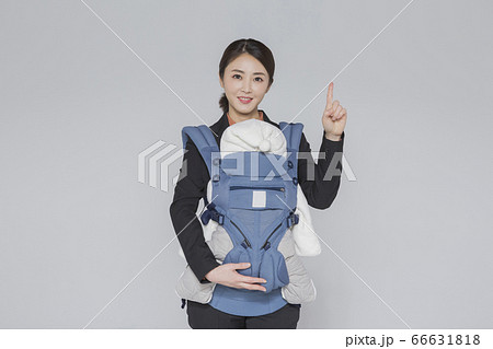 Businesswoman concept, Asian female portrait in a studio 204 Businesswoman concept, Asian female portrait in a studio 204 66631818