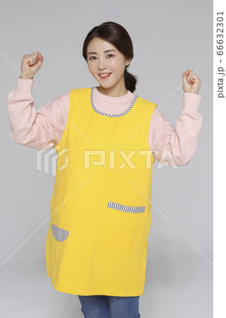 Businesswoman concept, Asian female portrait in a studio 003 66632301
