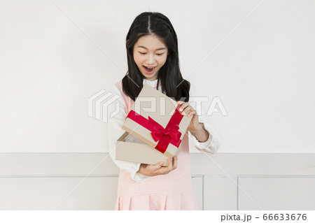 Group of school students portrait, happy smiling male and female students 028 66633676
