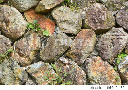 石垣（佐渡島 佐渡金山･北沢地区の「浮遊選鉱場跡」／新潟県佐渡市相川北沢町3-2） 66645172