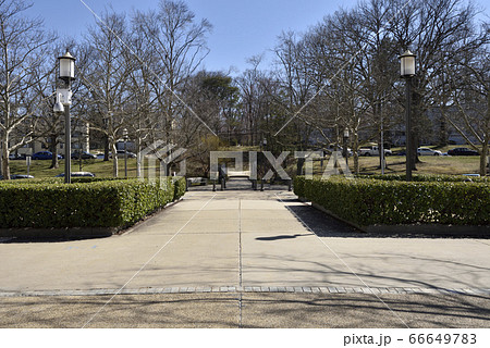 アメリカの郊外住宅地：グリーンベルトのルーズベルト・センターの写真素材 [66649783] PIXTA