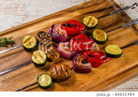 串焼きバーベキューセット　Skewers barbecue to enjoy outdoors  66652464