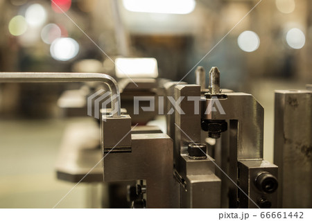 L-wrench tighten machine in factory 66661442