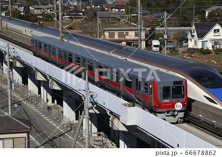 ニューシャトルと高速通過の上越新幹線E7系 66678862