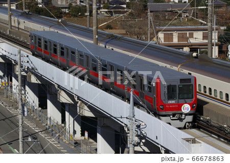 ニューシャトルと高速通過の上越新幹線E7系 66678863
