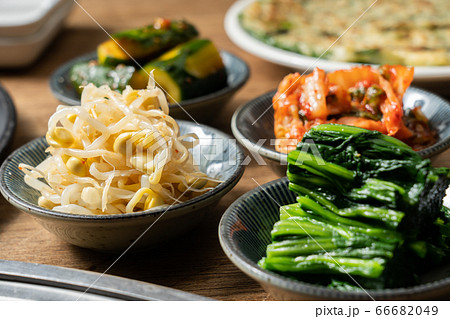 ナムルとキムチ ナムルとキムチ 66682049