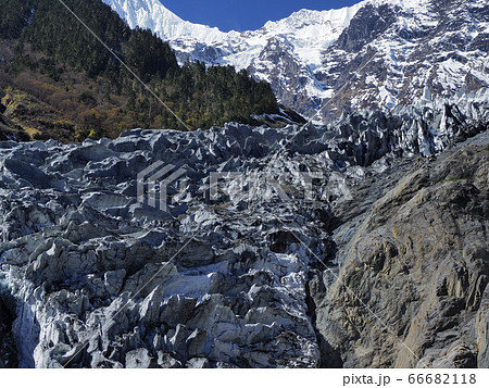 中国雲南省シャングリラ 徳欽 梅里雪山・明永氷河 / Mingyong glacier, Deqin 中国雲南省シャングリラ 徳欽 梅里雪山・明永氷河 / Mingyong glacier, Deqin 66682118