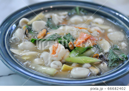 noodle or seafood noodle 66682402