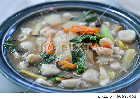 noodle or seafood noodle 66682403