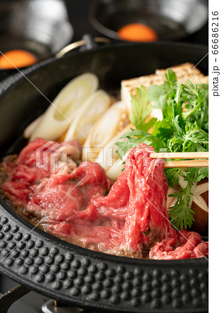 すき焼き　国産牛肉切り落とし 66686216